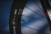 Zawory tubeless Lezyne Tubeless Valve CNC 80 mm — niebieskie, aluminiowe